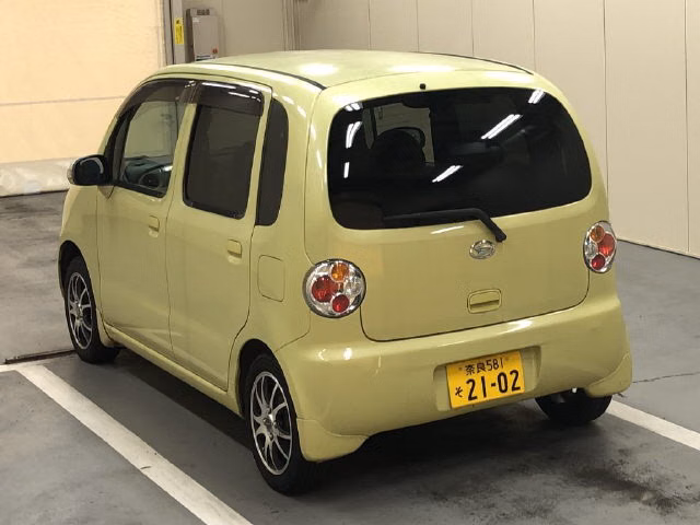 DAIHATSU MOVE LATTE