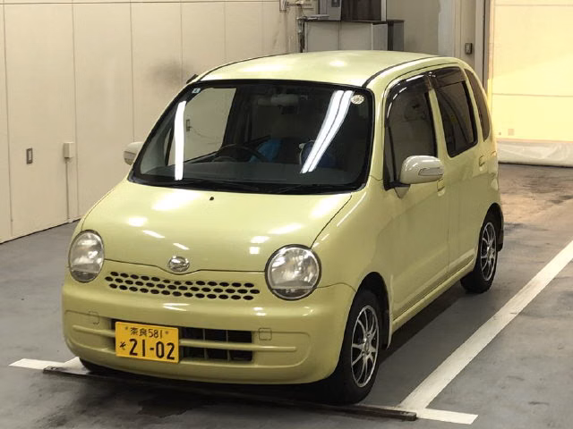 DAIHATSU MOVE LATTE