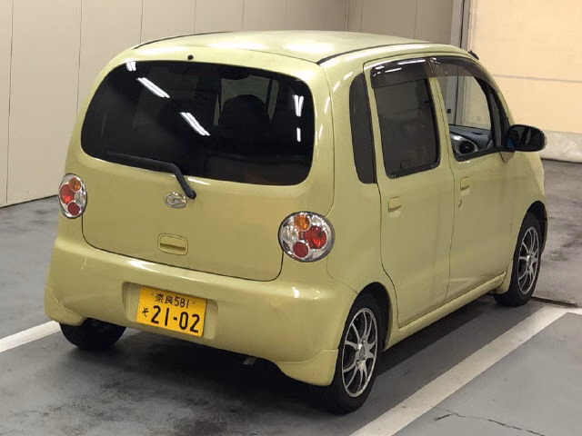 DAIHATSU MOVE LATTE