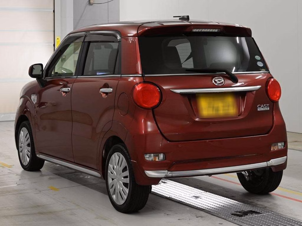 DAIHATSU CAST