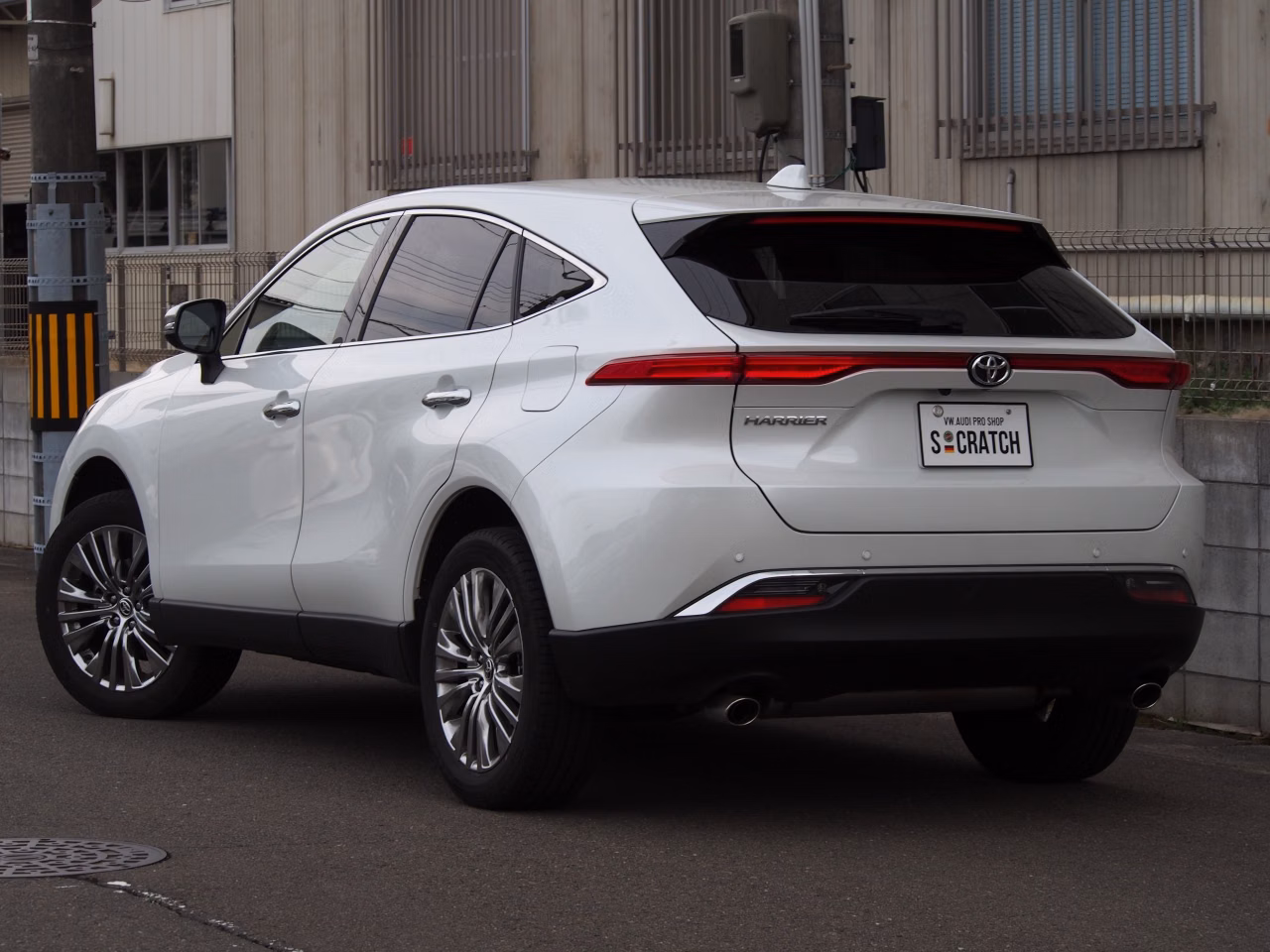 TOYOTA HARRIER