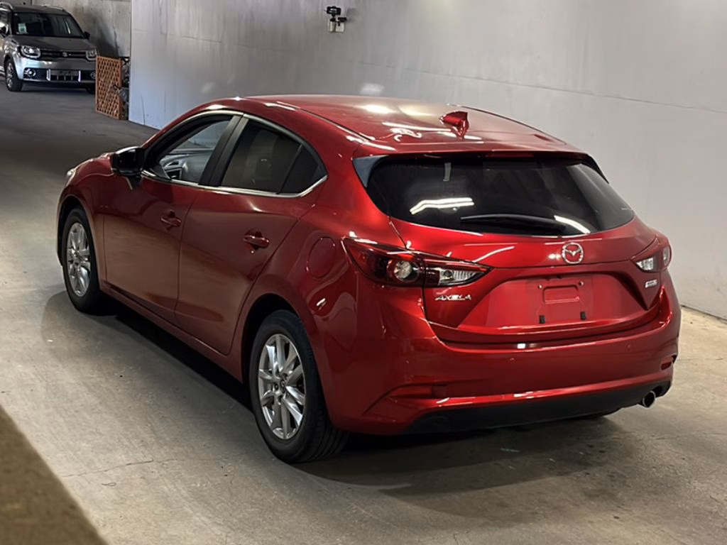 MAZDA AXELA
