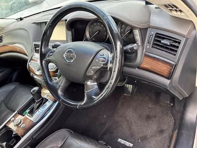 NISSAN FUGA