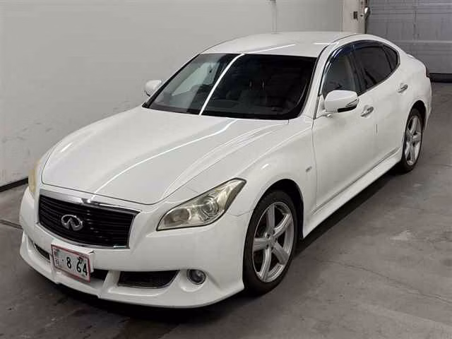NISSAN FUGA