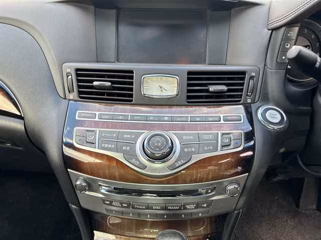 NISSAN FUGA