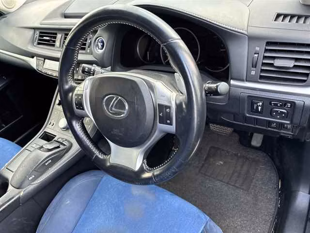LEXUS CT200H