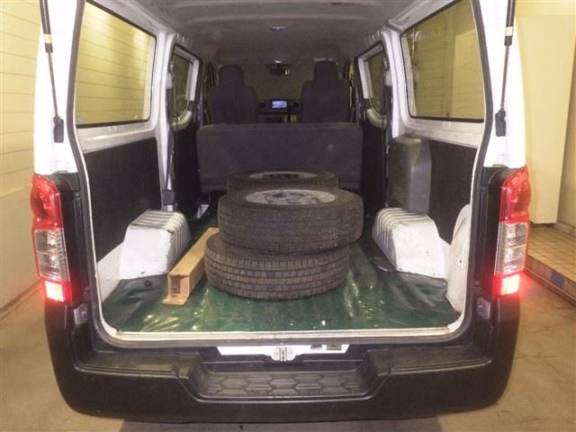 NISSAN NV350 CARAVAN