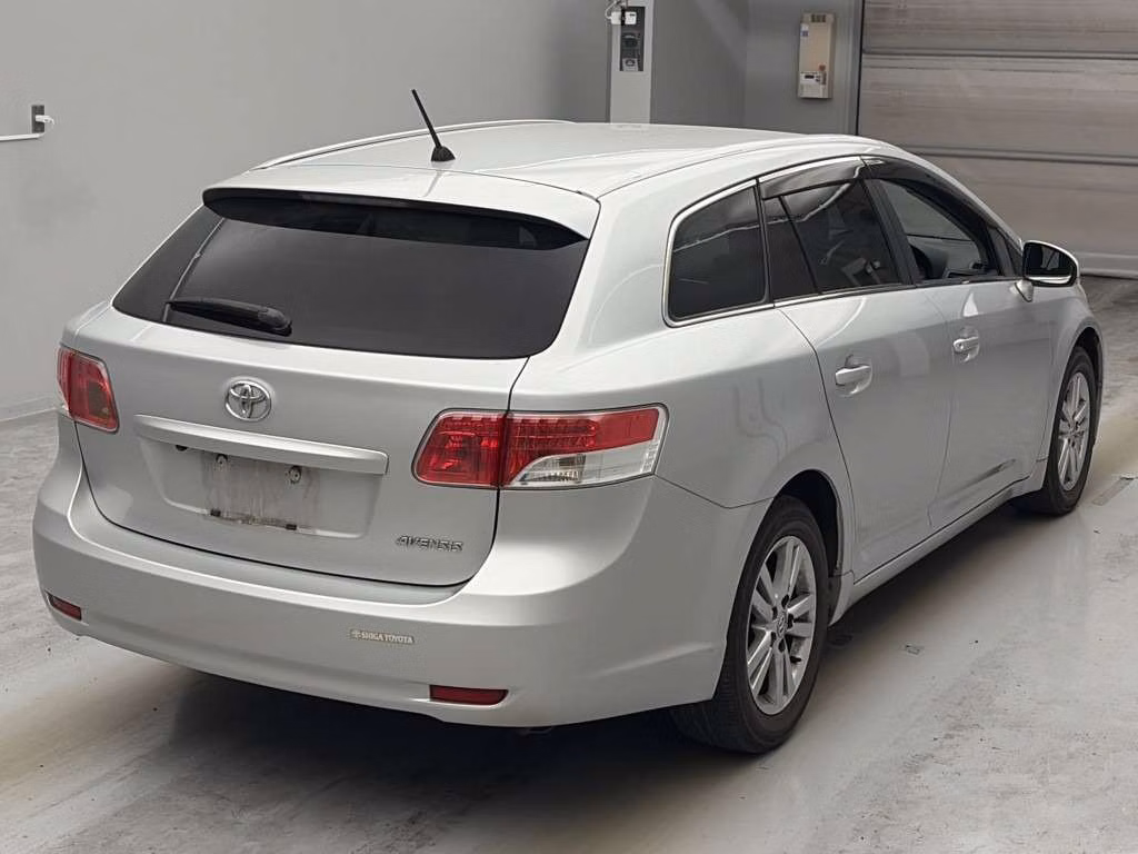 TOYOTA AVENSIS