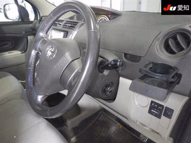 TOYOTA PASSO SETTE