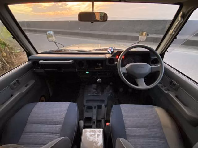 TOYOTA LAND CRUISER