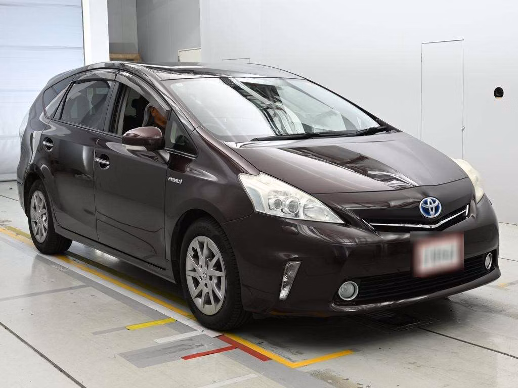 TOYOTA PRIUS ALPHA