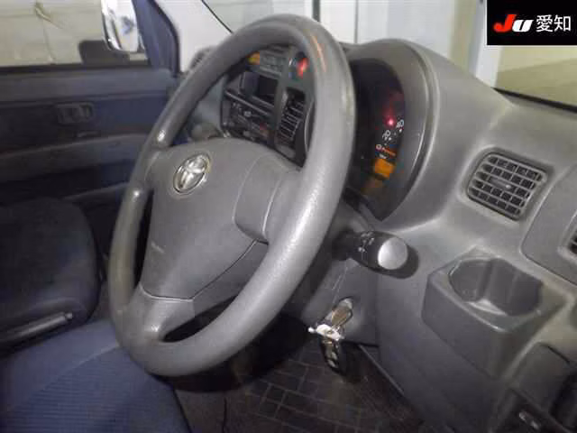 TOYOTA PIXIS VAN