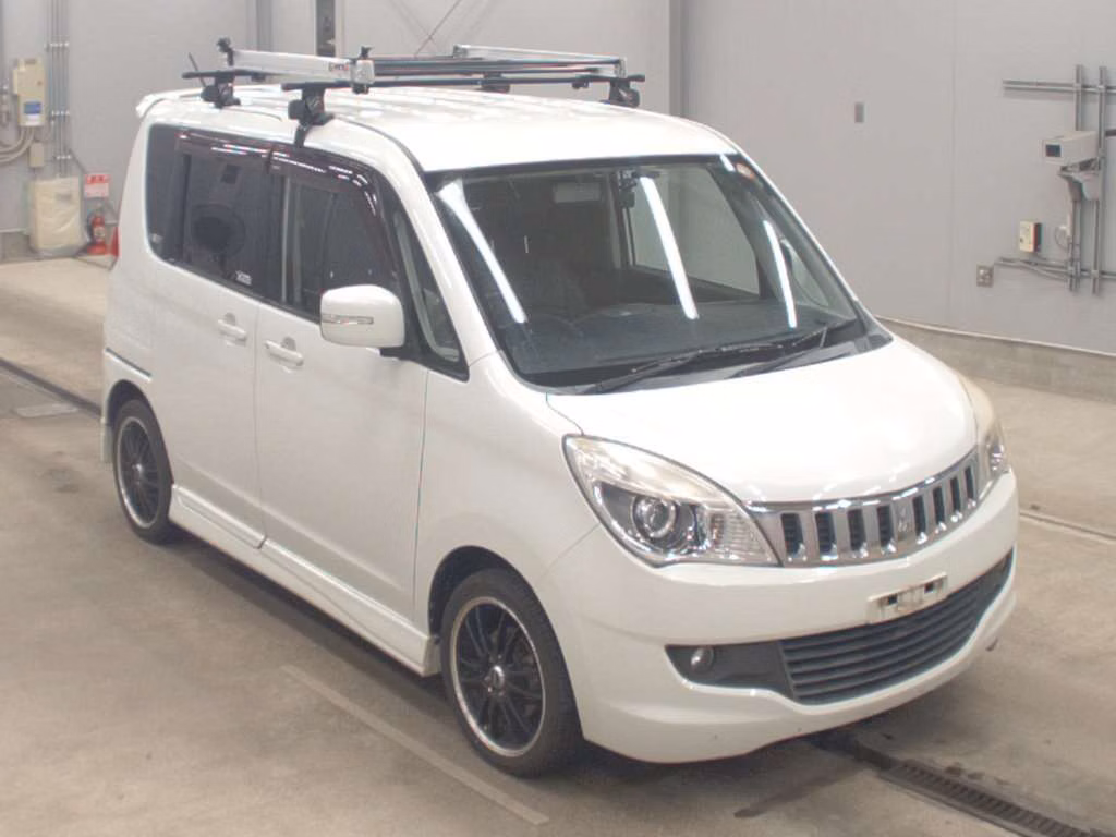 MITSUBISHI DELICA D:2