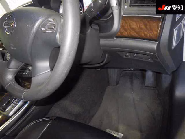 NISSAN FUGA