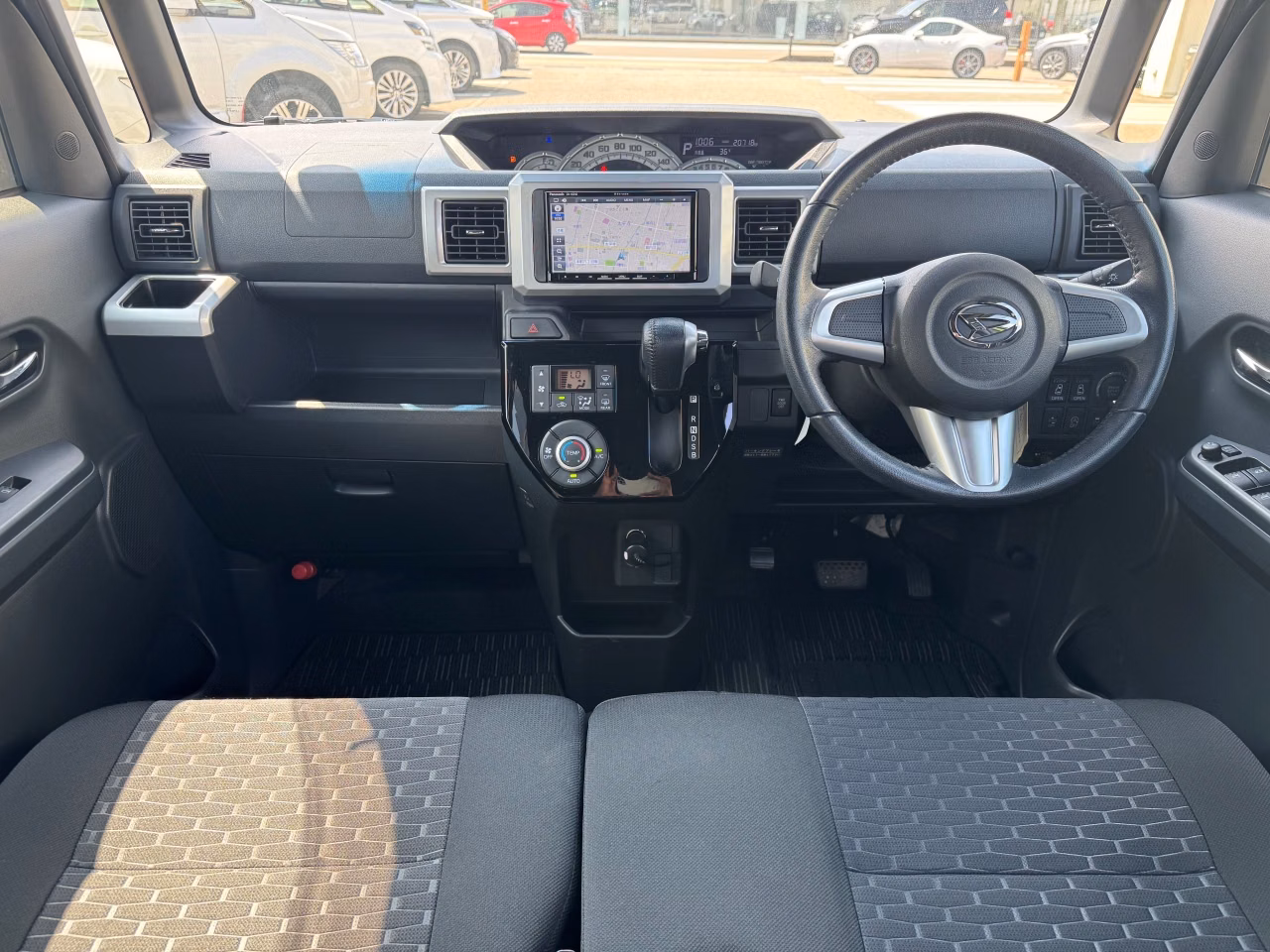 DAIHATSU WAKE