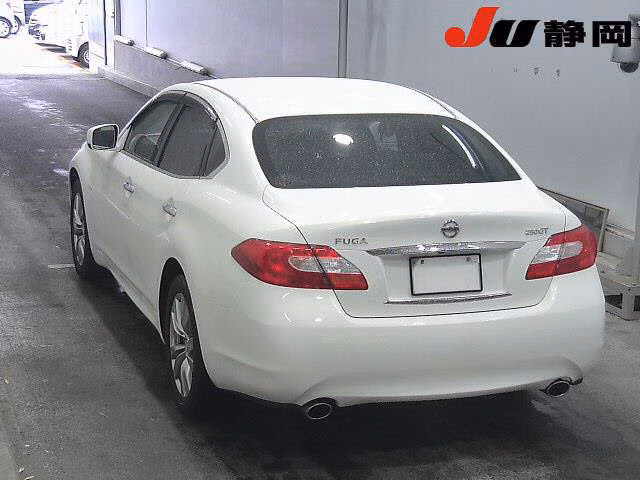 NISSAN FUGA
