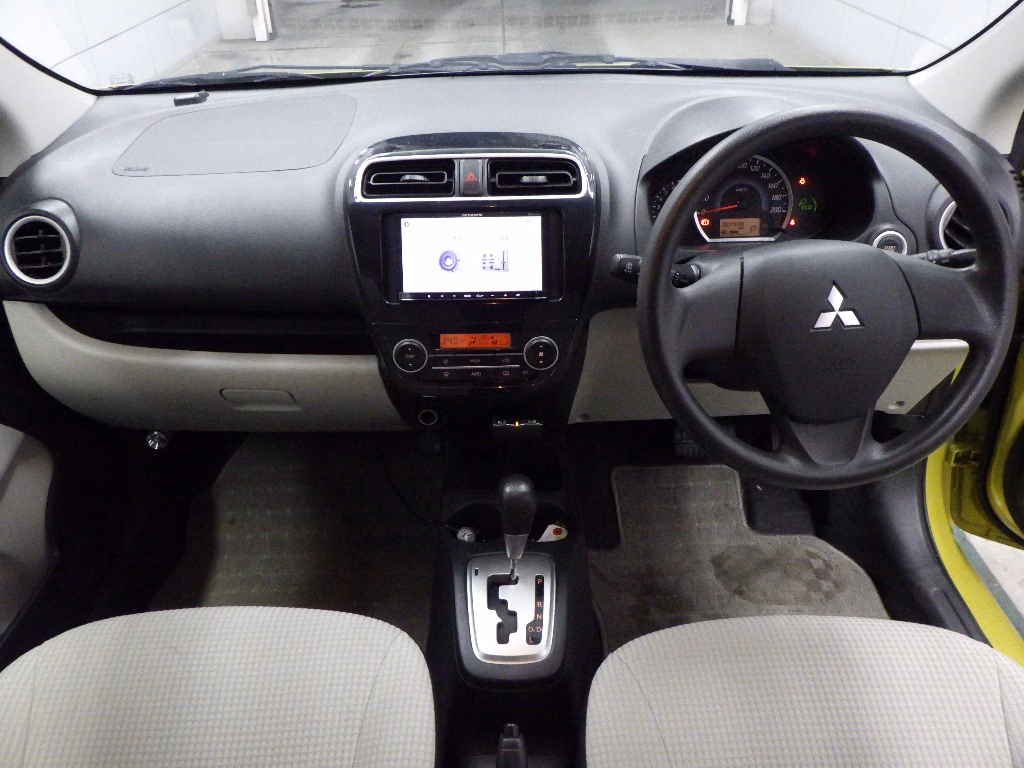 MITSUBISHI MIRAGE