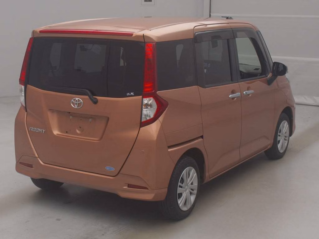 TOYOTA ROOMY
