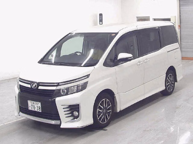 TOYOTA VOXY
