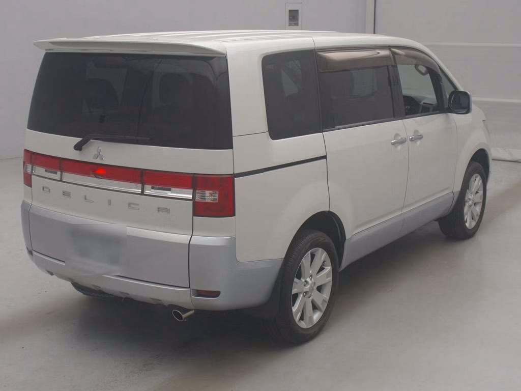 MITSUBISHI DELICA D:5