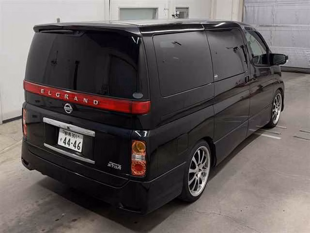 NISSAN ELGRAND