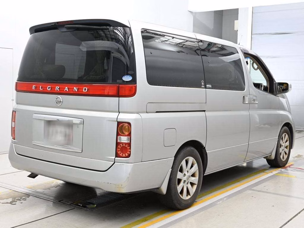 NISSAN ELGRAND