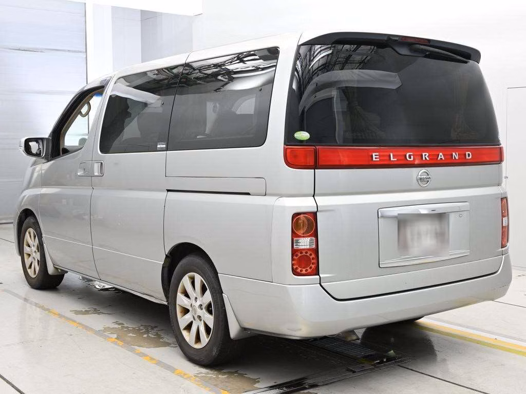 NISSAN ELGRAND