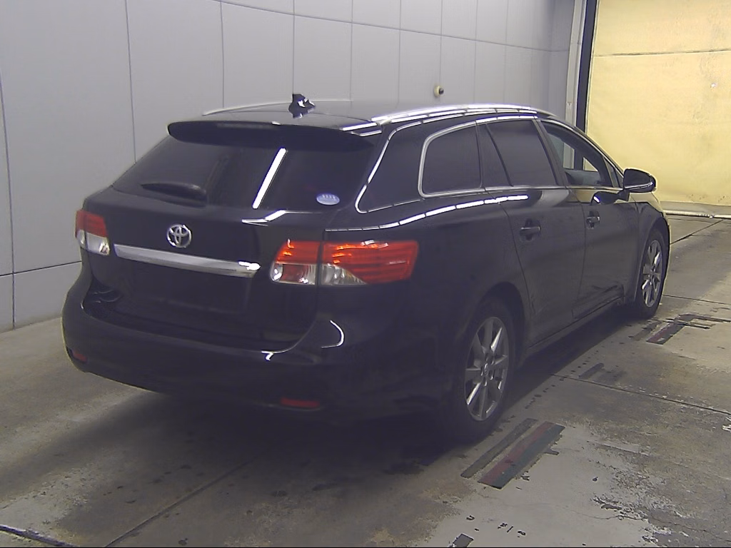 TOYOTA AVENSIS
