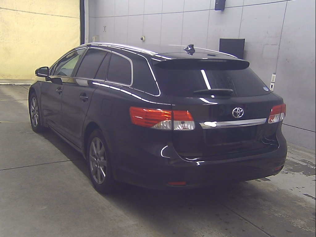 TOYOTA AVENSIS