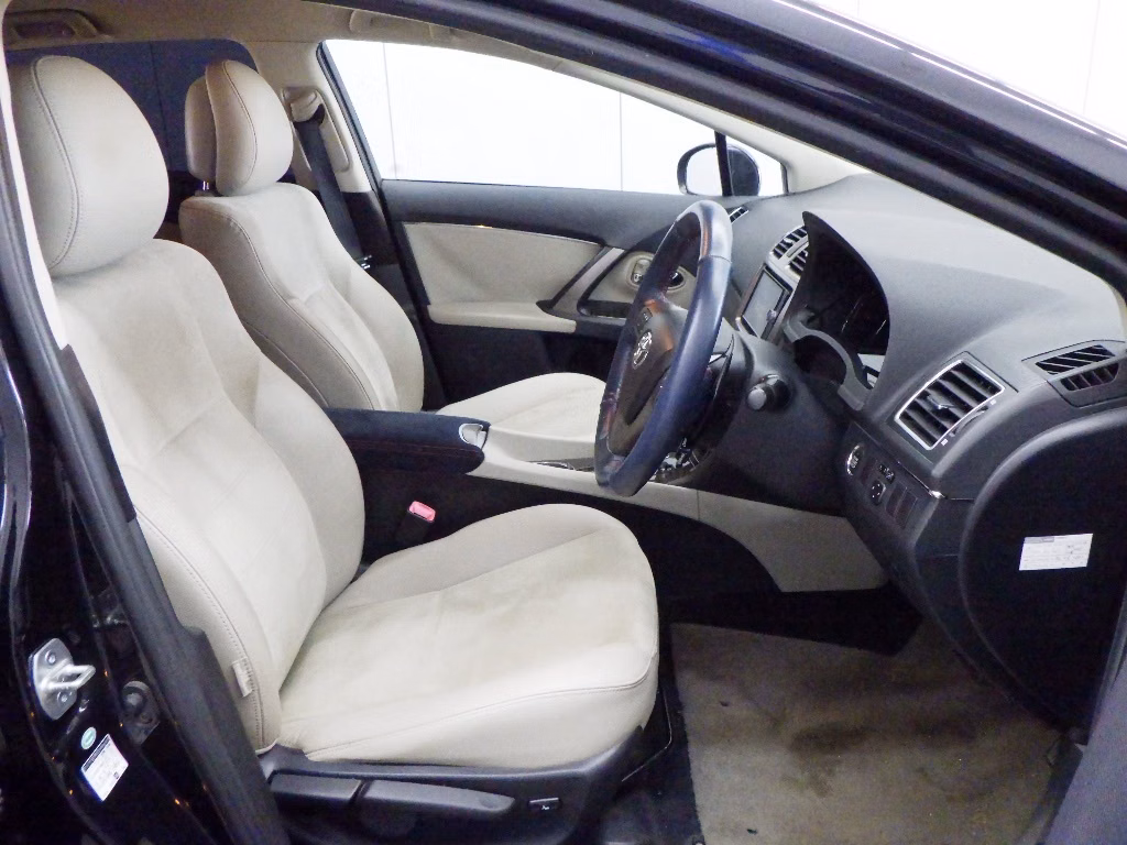 TOYOTA AVENSIS