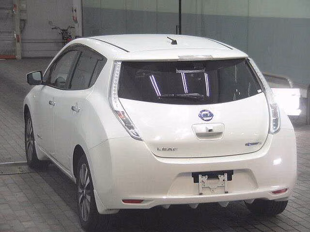 NISSAN LEAF