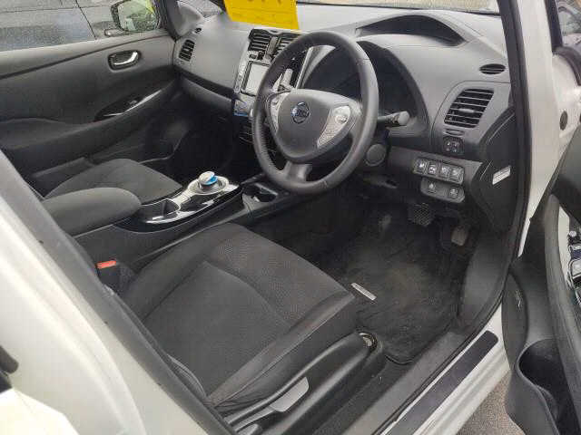 NISSAN LEAF
