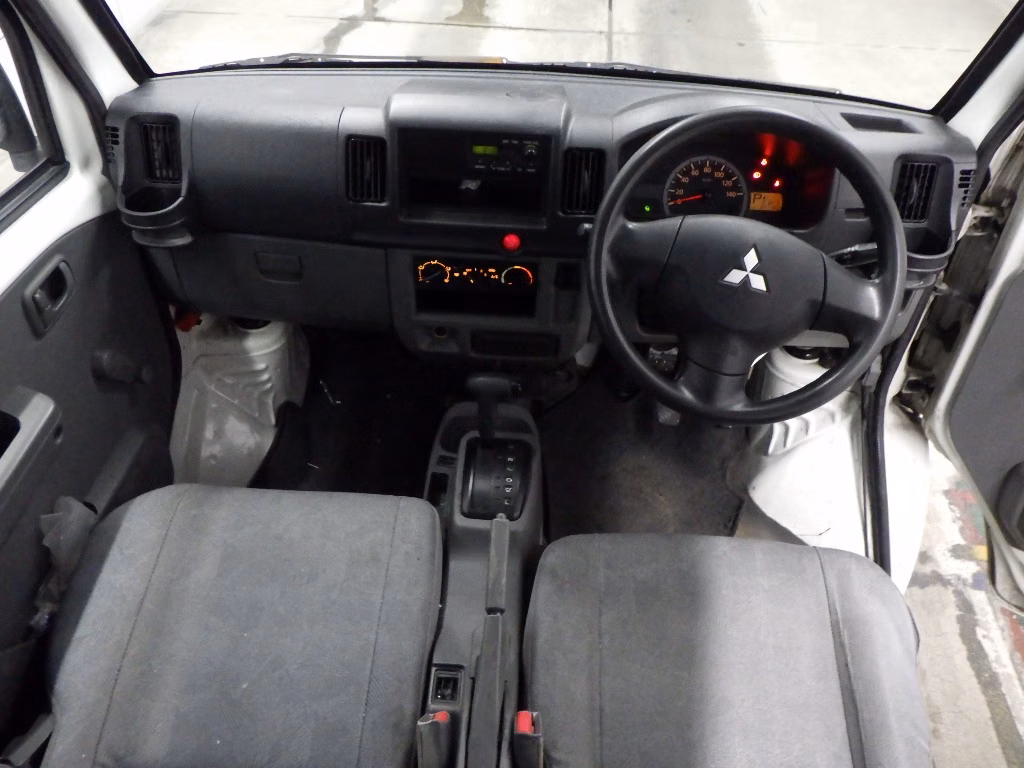 MITSUBISHI MINICAB