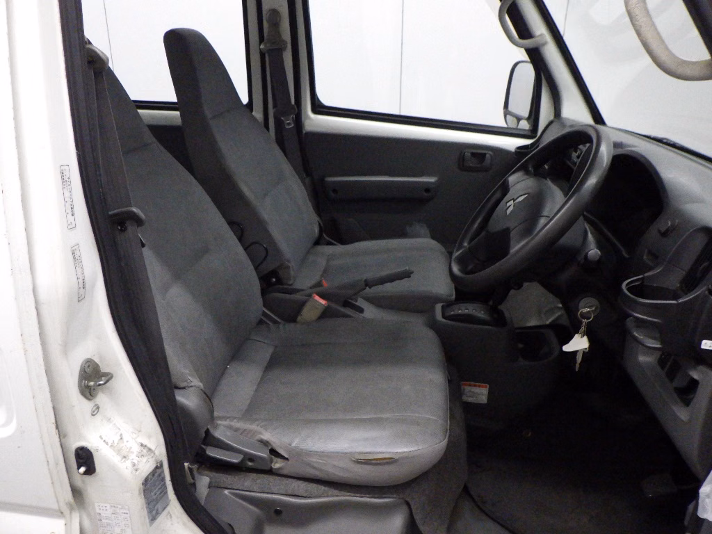 MITSUBISHI MINICAB