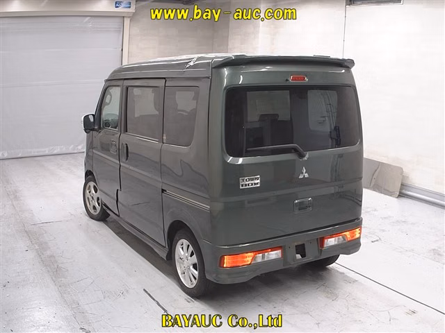 MITSUBISHI TOWN BOX