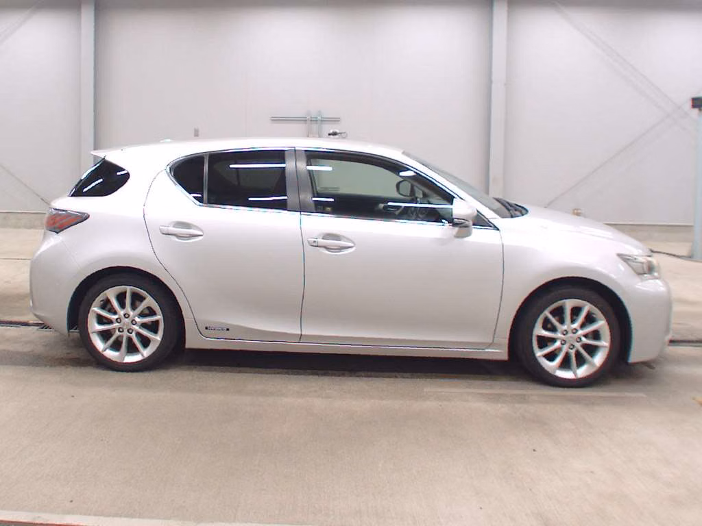 LEXUS CT200H