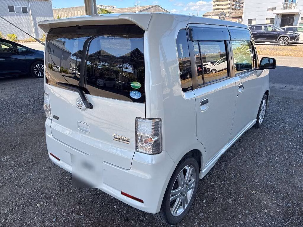 DAIHATSU MOVE CONTE