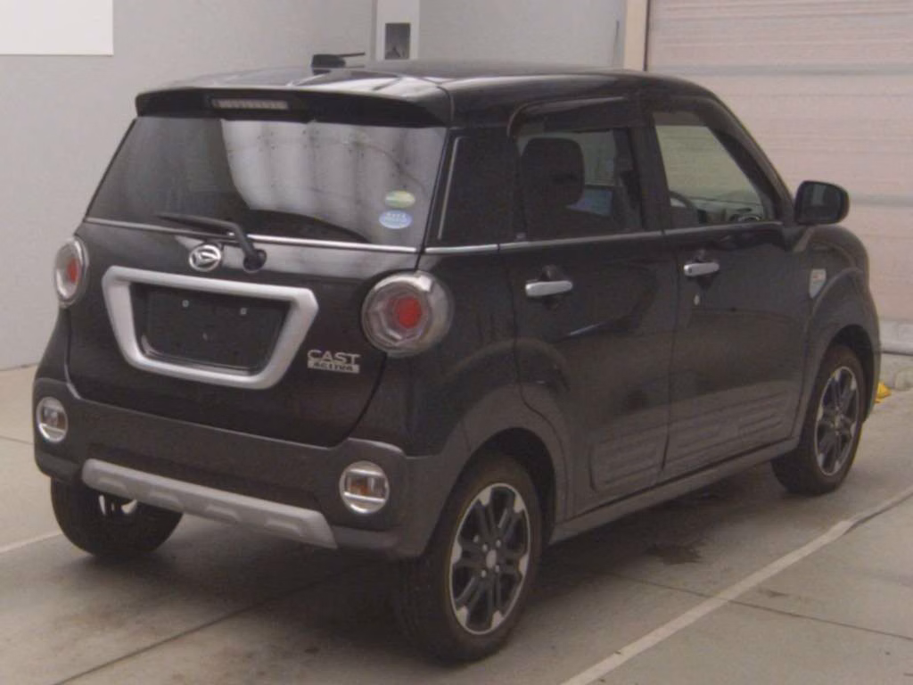 DAIHATSU CAST