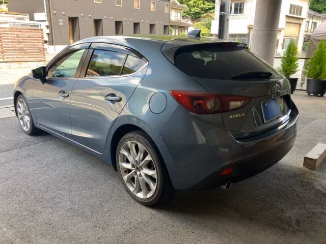 MAZDA AXELA