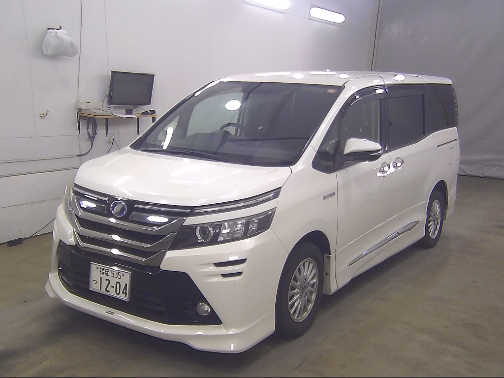 TOYOTA VOXY