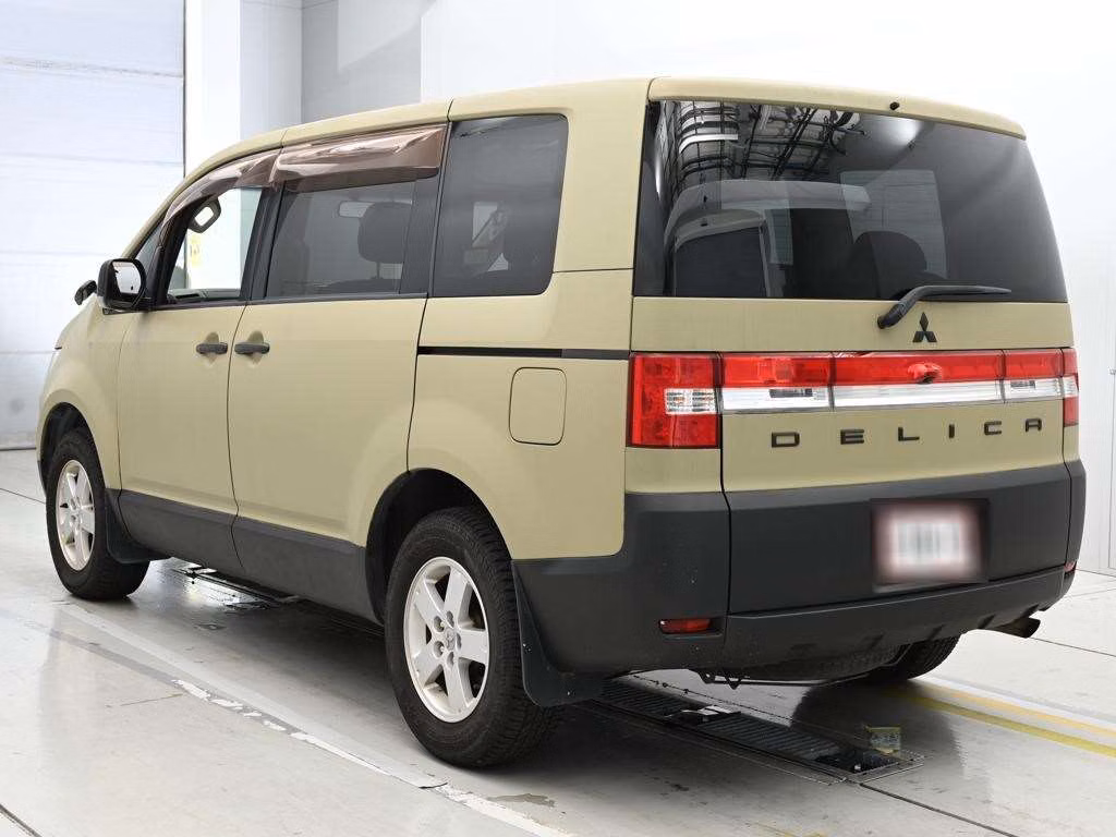 MITSUBISHI DELICA D:5