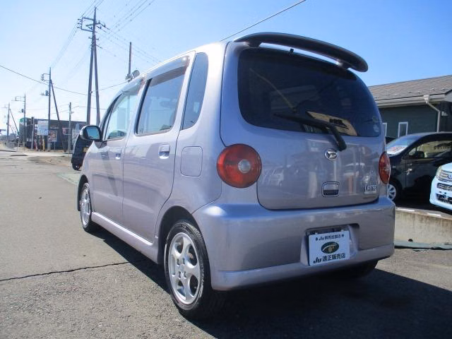 DAIHATSU MOVE LATTE