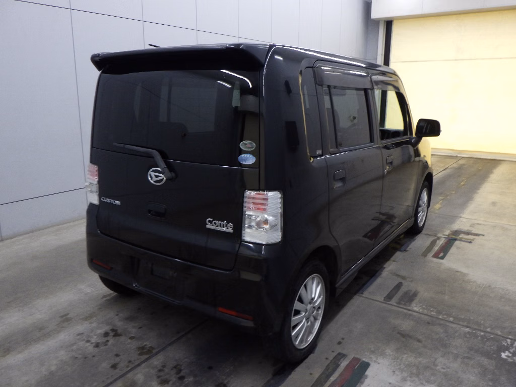 DAIHATSU MOVE CONTE