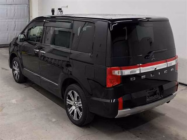 MITSUBISHI DELICA D:5