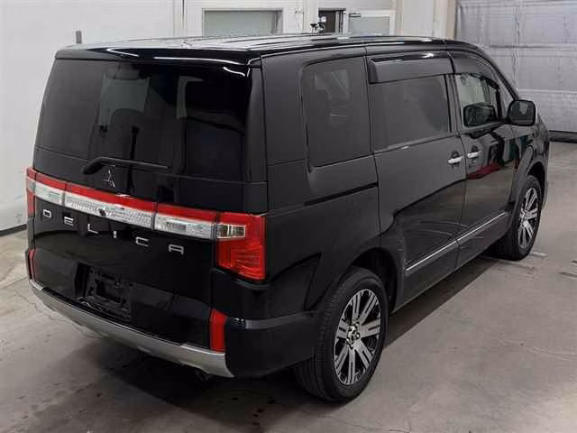 MITSUBISHI DELICA D:5