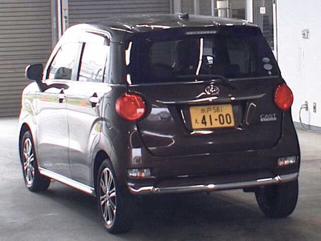 DAIHATSU CAST