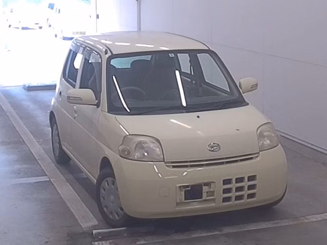 DAIHATSU ESSE