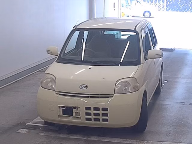 DAIHATSU ESSE