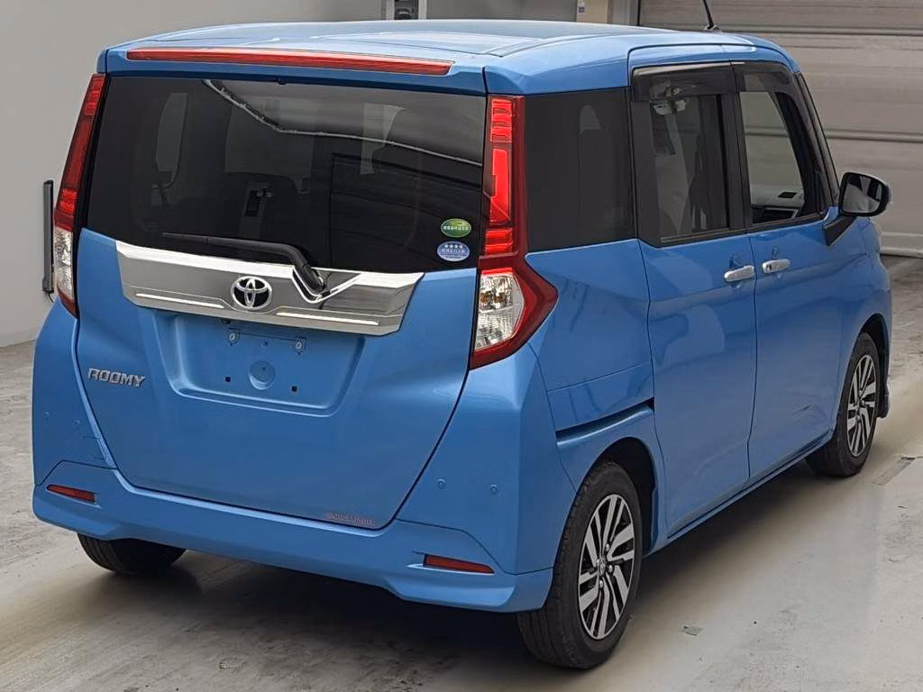 TOYOTA ROOMY