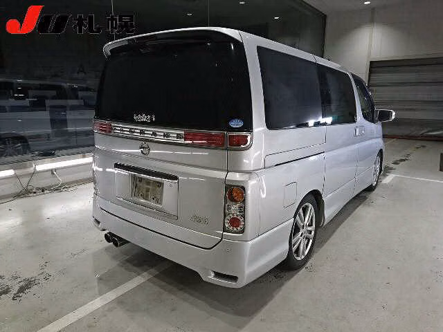 NISSAN ELGRAND